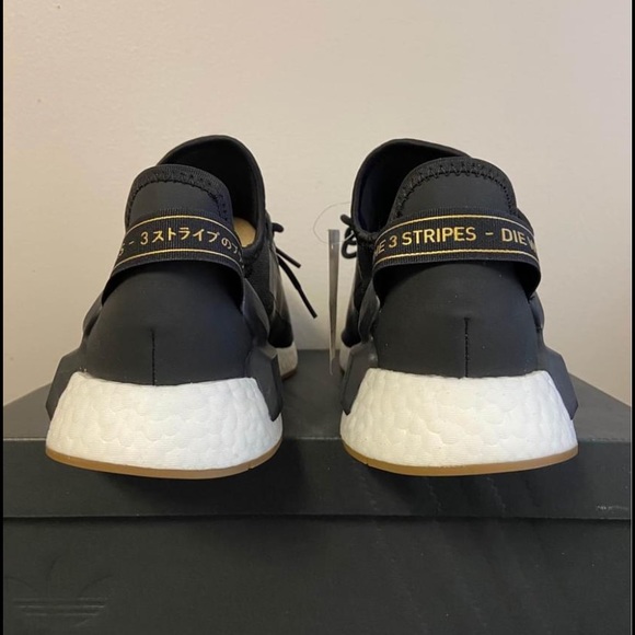 ‼️SOLD‼️NMD R1. v2 - Picture 2 of 3